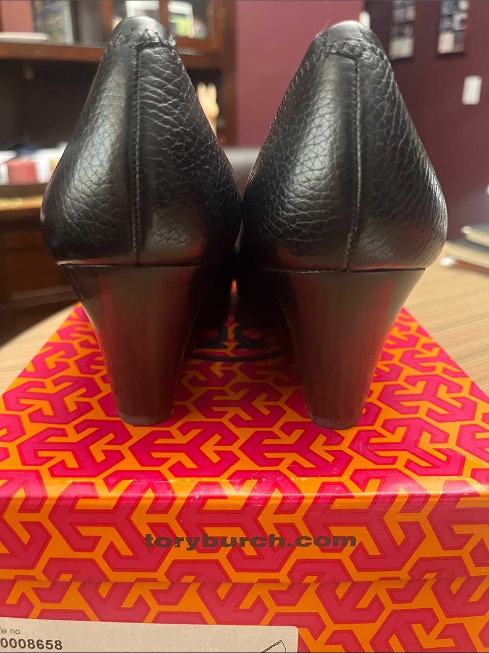 Tory Burch - Sally - Black Tumbled Leather Wedges w/Logo Medallion - NEW - Picture 3 of 8